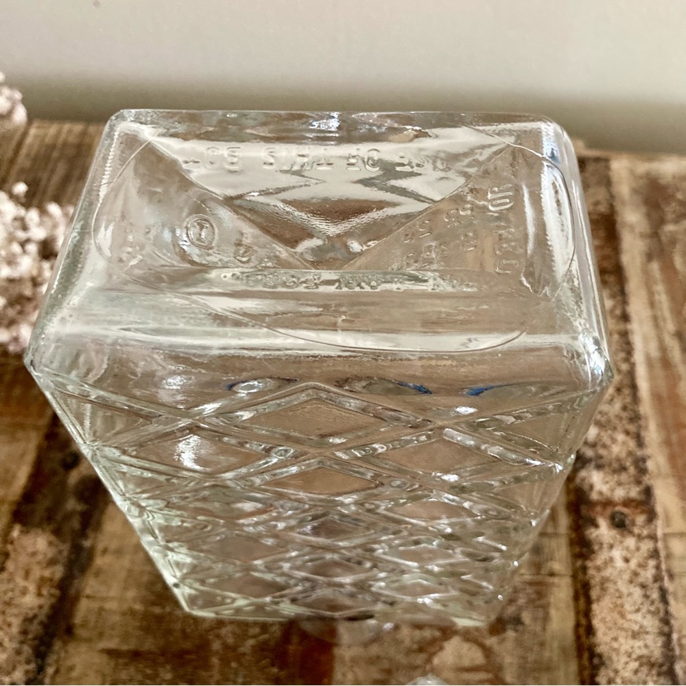 Mid-Century Glass Decanter with Diamond Pattern - Picture 10 of 14
